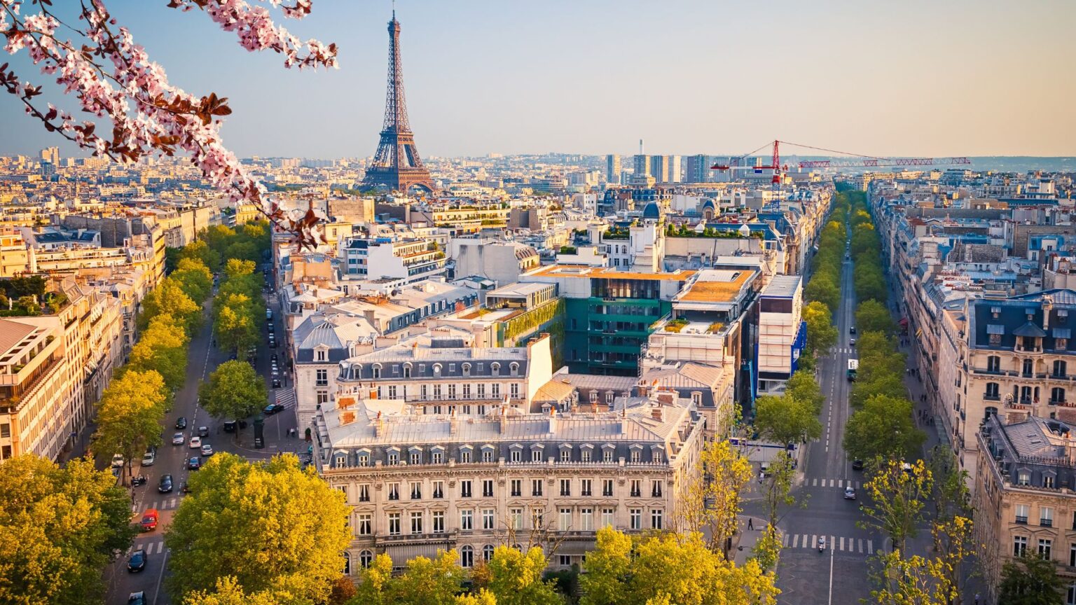 Vue de la ville de Paris dans laquelle l´agence Altosor Communication propose ses services de création de site web